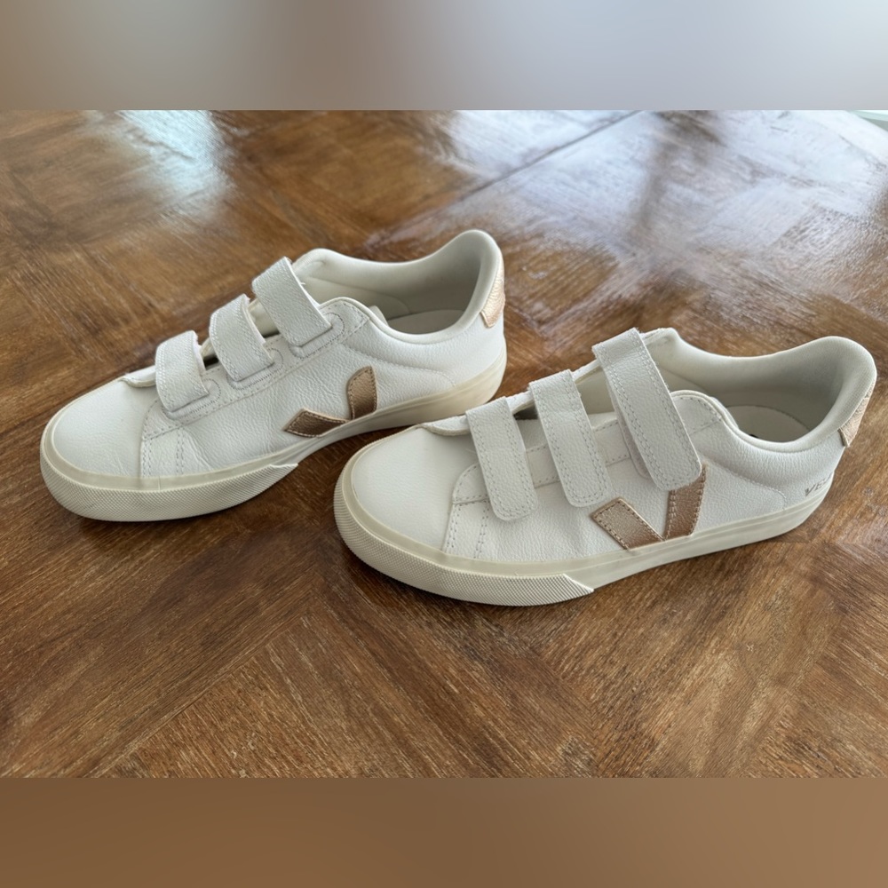 Women’s Veja Recife Logo Sneakers White Patine/Gold